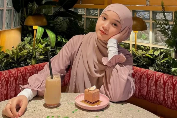 Fesyen dan Kerja Keras Naisa Alifia Yuriza