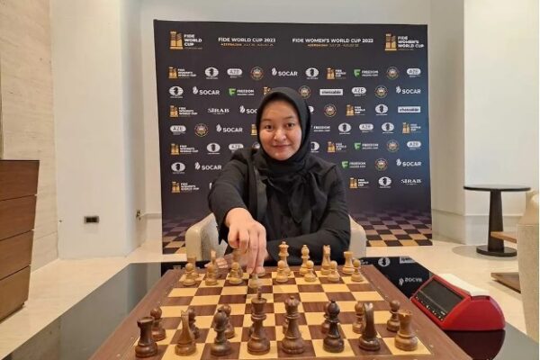 Medina Warda Aulia: Bermain Catur, Berpikir Kristis Medina