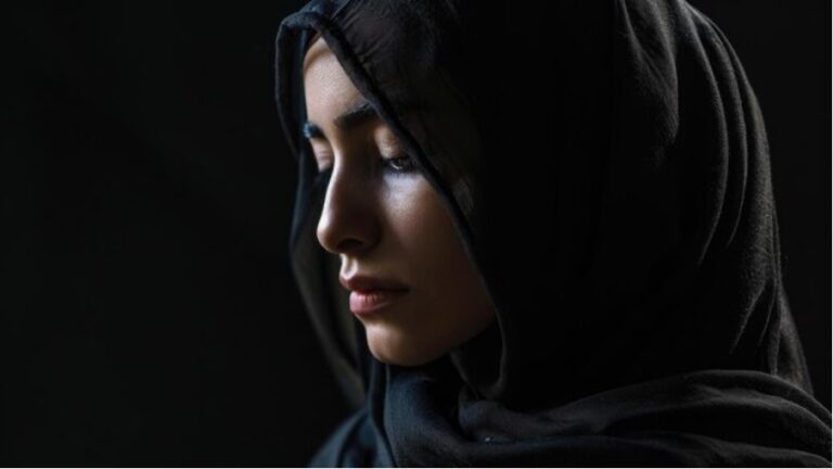 Asiyah binti Muzahim: Keteguhan Iman Wanita